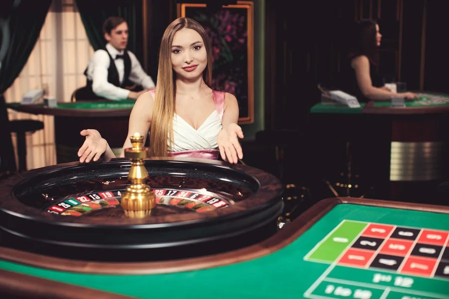 Antarmuka meja kasino live dengan tayangan dealer